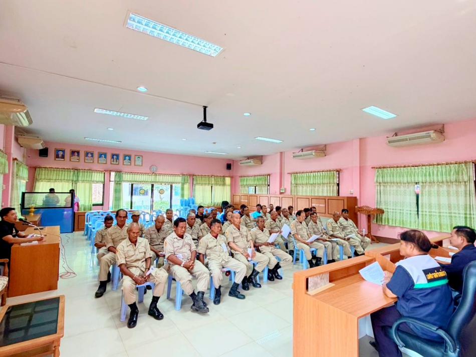 นายสนั่น. ชินมา นายกเทศมนตรีตำบลพันนา ประชุมเตรียมความพร้อมในการดำเนินโครงการป้องกันและลดอุบัติเหตุ